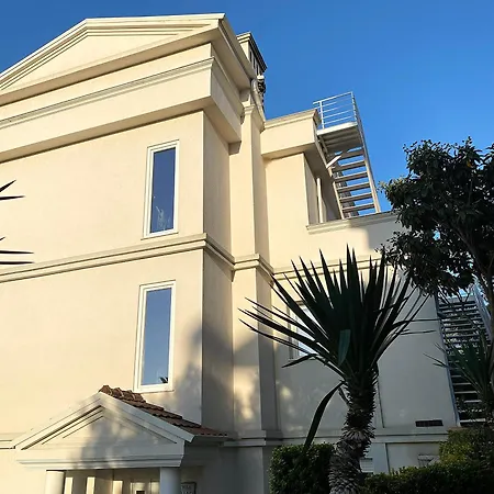 Apartman 35 *